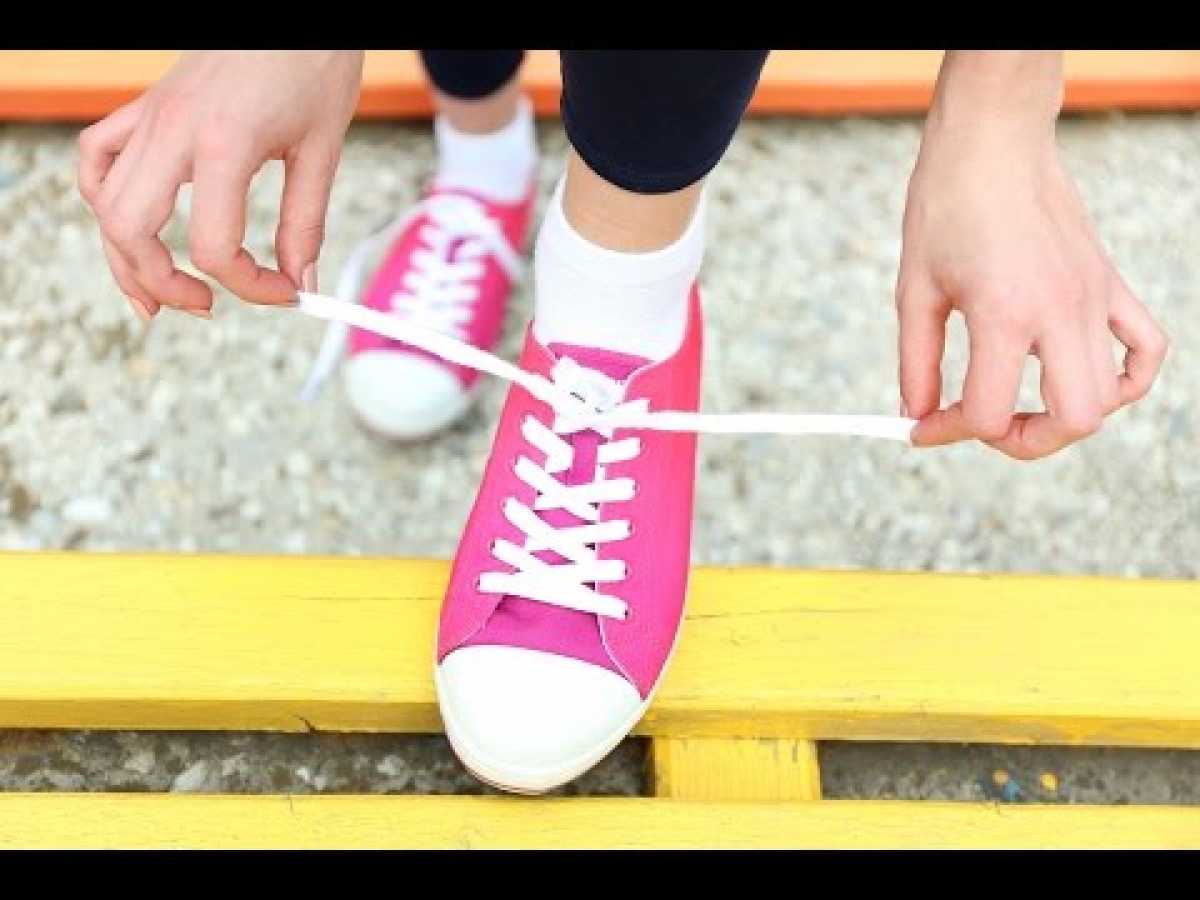 How To Tie a Shoelace